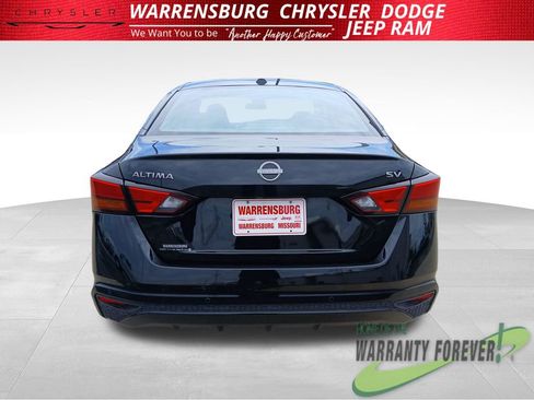 Used 2024 Nissan Altima 2.5 SV FWD image 5