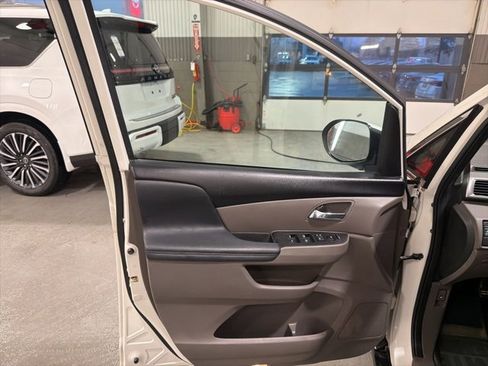 Used 2016 Honda Odyssey EX-L image 21