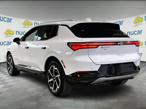 Used 2025 Chevrolet Equinox EV LT w/ Convenience Package image 4