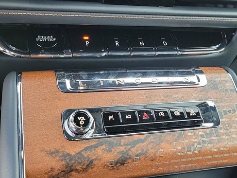 New 2025 Lincoln Aviator Black Label w/ Jet Appearance Package image 23