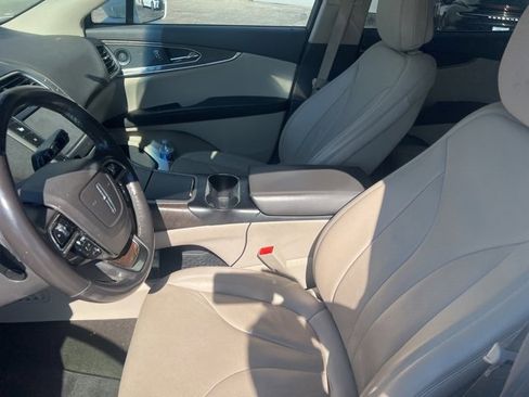 Used 2020 Lincoln Nautilus Reserve w/ Equipment Group 201A image 10