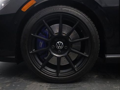 Used 2023 Volkswagen Golf 20th Anniversary Edition image 8