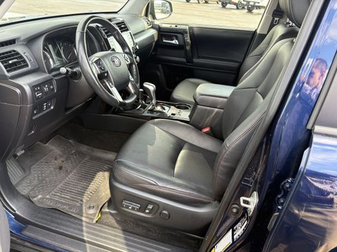 Used 2023 Toyota 4Runner TRD Off-Road Premium w/ Off Road Premium Plus Package AWD/4WD image 4