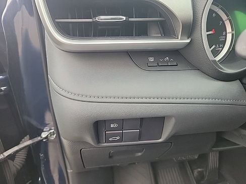 Used 2022 Toyota Highlander XLE image 14