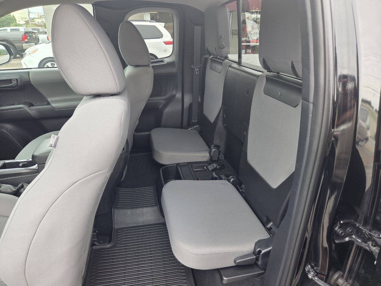 Used 2019 Toyota Tacoma SR w/ SX Package AWD/4WD image 15