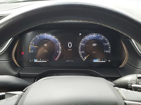 Used 2022 Jeep Grand Cherokee Laredo w/ Luxury Tech Group I AWD/4WD image 9