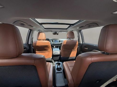 Used 2018 Toyota Highlander Limited Platinum AWD/4WD image 49