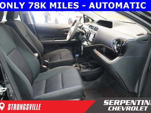 Used 2015 Toyota Prius C Two image 31