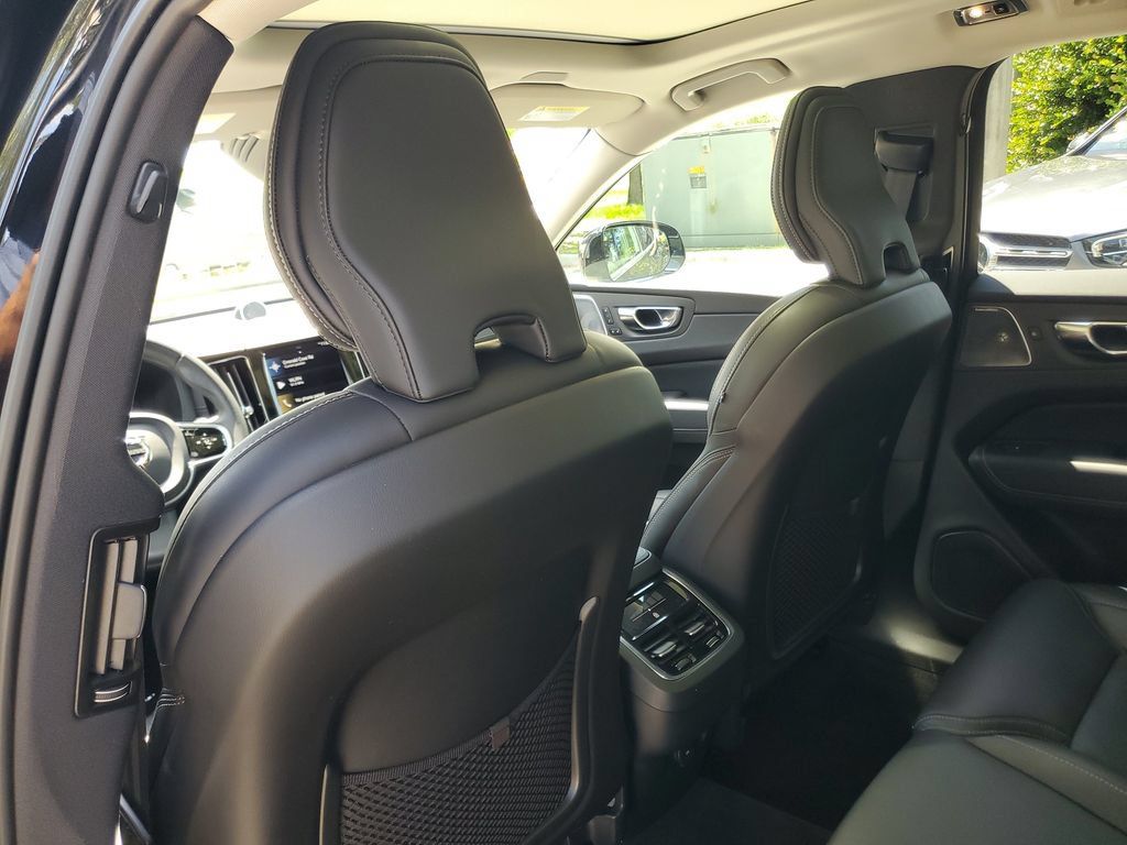 Used 2021 Volvo XC60 T6 Inscription w/ Advanced Package AWD/4WD image 12