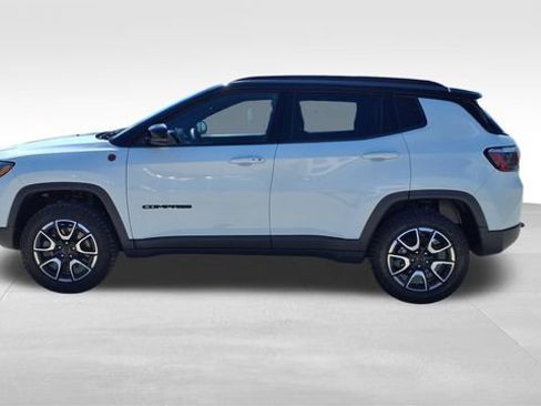 Used 2025 Jeep Compass Trailhawk w/ Trailer Tow Group image 6