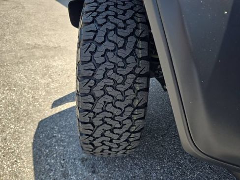 Used 2025 Jeep Wrangler Unlimited Rubicon AWD/4WD image 31