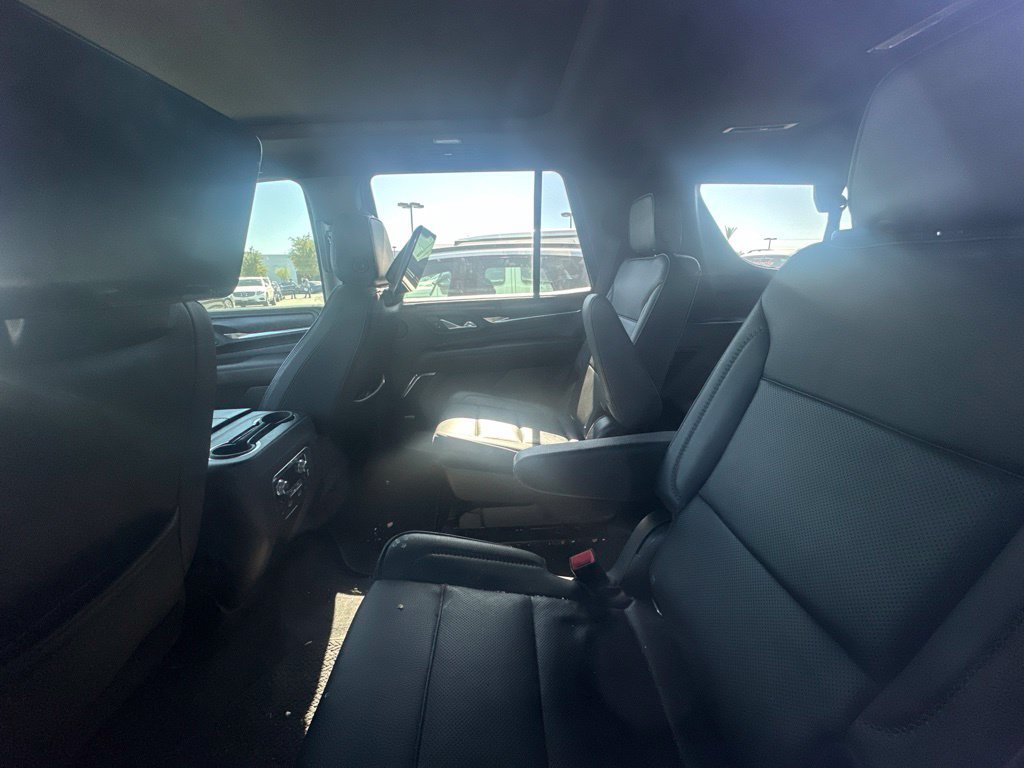 Used 2021 GMC Yukon Denali w/ Denali Premium Package AWD/4WD image 10