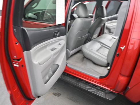 Used 2011 Toyota Tacoma PreRunner w/ SR5 Pkg #2 image 12