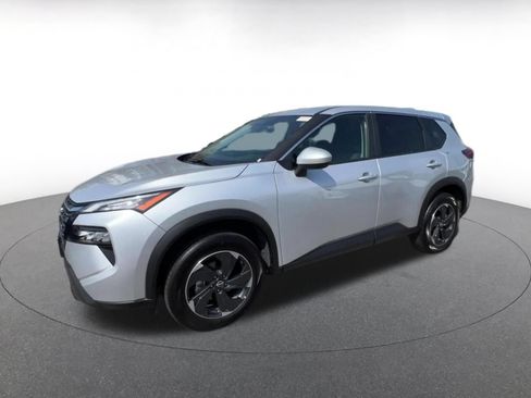 Used 2025 Nissan Rogue SV AWD/4WD image 7
