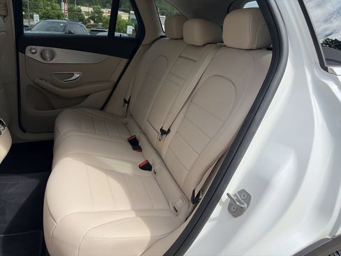 Used 2020 Mercedes-Benz GLC 300 image 32