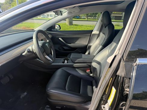 Used 2019 Tesla Model 3 Standard Range RWD image 5