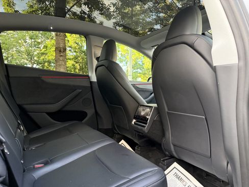 Used 2026 Tesla Model Y Long Range RWD image 21