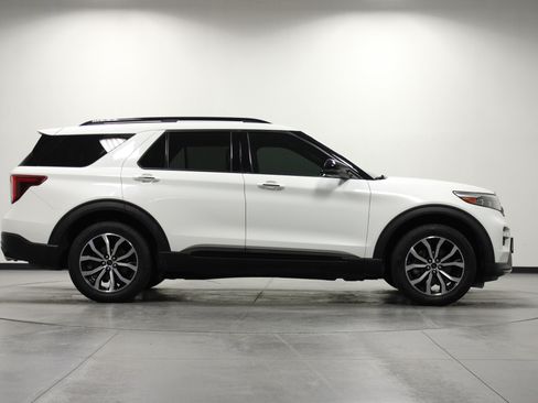 Used 2020 Ford Explorer ST w/ Premium Technology Package AWD/4WD image 3