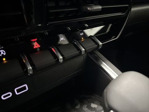 New 2026 GMC Canyon Elevation w/ Convenience Package image 27