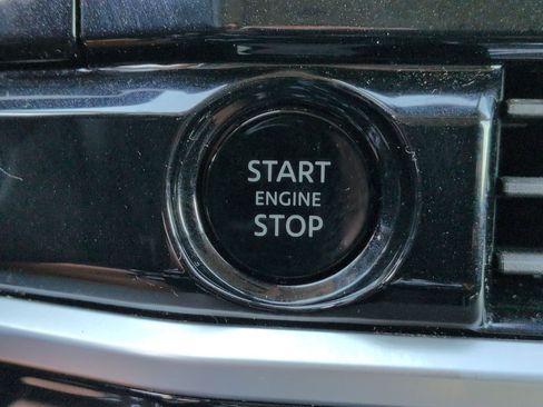 Used 2025 Nissan Pathfinder Platinum FWD image 28