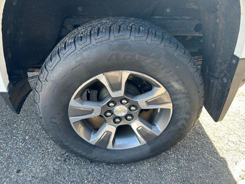 Used 2017 Chevrolet Colorado Z71 AWD/4WD image 12