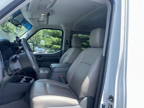 Used 2017 Nissan NV 3500 SL RWD image 5