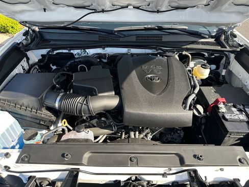 Used 2023 Toyota Tacoma Limited AWD/4WD image 29