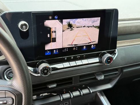 Used 2024 Chevrolet Colorado Trail Boss w/ Technology Package AWD/4WD image 18