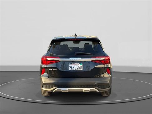 Used 2022 Kia Seltos LX image 5