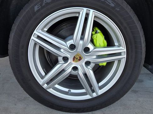 Used 2017 Porsche Cayenne S image 25