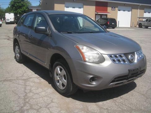 Used 2014 Nissan Rogue S AWD/4WD image 3