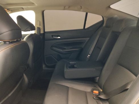Used 2021 Nissan Altima 2.0 SR FWD image 18