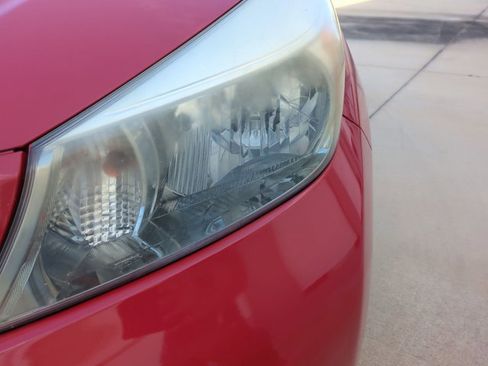 Used 2014 Toyota Yaris L image 7