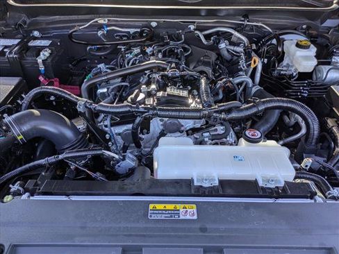 Certified 2025 Toyota Tacoma SR5 AWD/4WD image 21