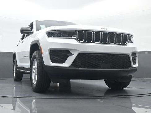 Used 2025 Jeep Grand Cherokee Laredo image 57