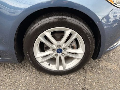 Used 2018 Ford Fusion SE w/ Fusion SE Technology Package FWD image 13