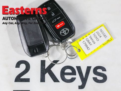 Used 2024 Toyota Venza LE image 23