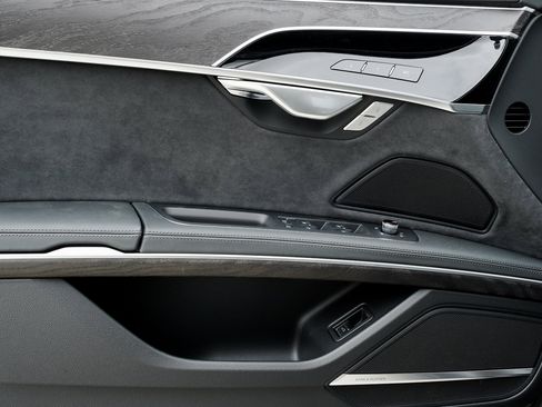 New 2025 Audi A8 L 3.0T image 22