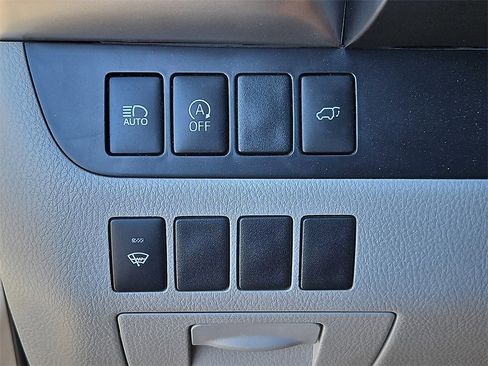 Used 2019 Toyota Highlander LE image 23