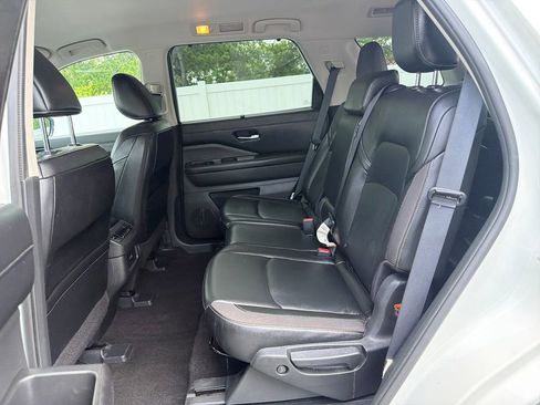 Used 2024 Nissan Pathfinder SL w/ Cargo Package AWD/4WD image 30