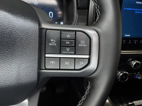 Used 2025 Ford F150 Lariat AWD/4WD image 18