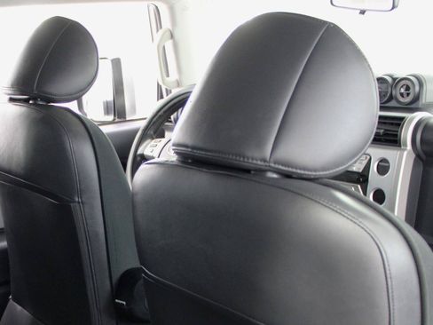Used 2008 Toyota FJ Cruiser 2WD image 40