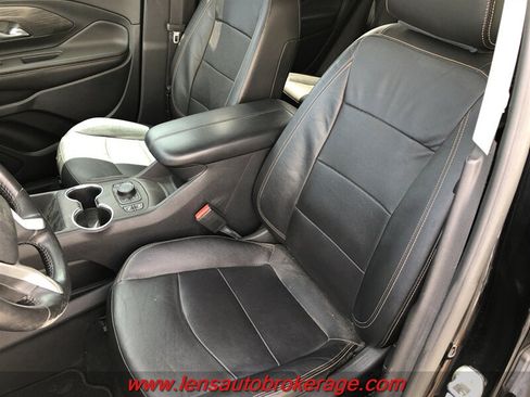 Used 2021 GMC Terrain SLT w/ Infotainment Package II FWD image 5