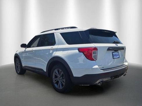 Used 2021 Ford Explorer XLT w/ Equipment Group 202A AWD/4WD image 3