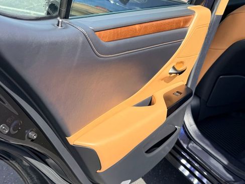 Certified 2025 Lexus ES 350 w/ Premium Package image 17