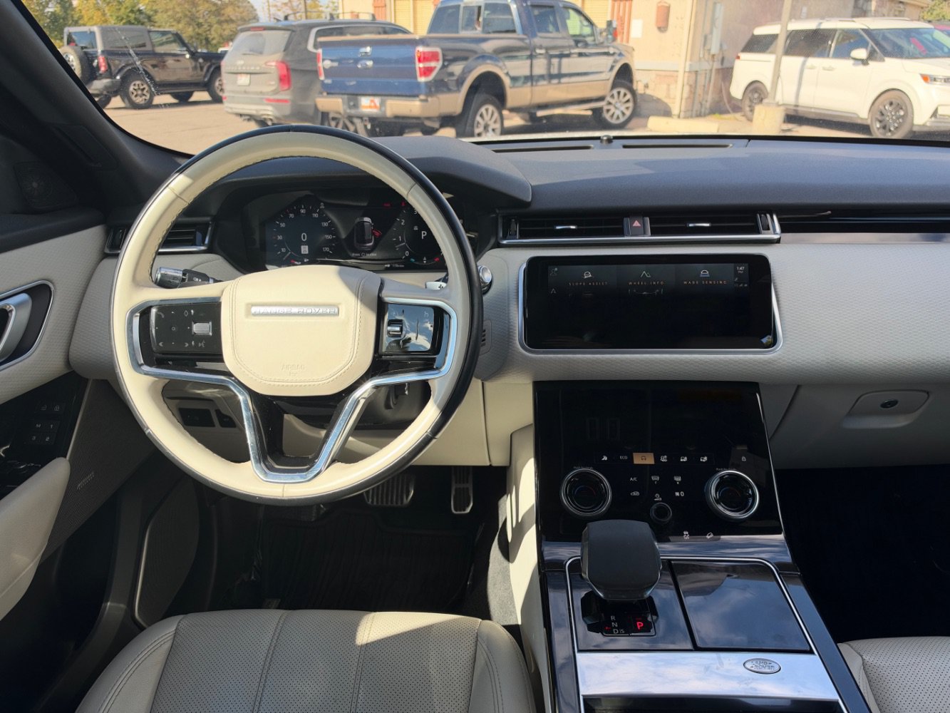 Used 2021 Land Rover Range Rover Velar R-Dynamic S AWD/4WD image 12