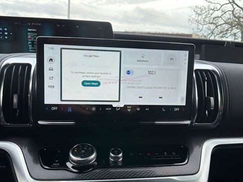 New 2025 Ford Expedition Platinum w/ Stealth Performance Package image 19