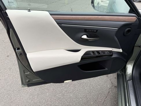 Used 2025 Lexus ES 350 Premium w/ Premium Package image 14