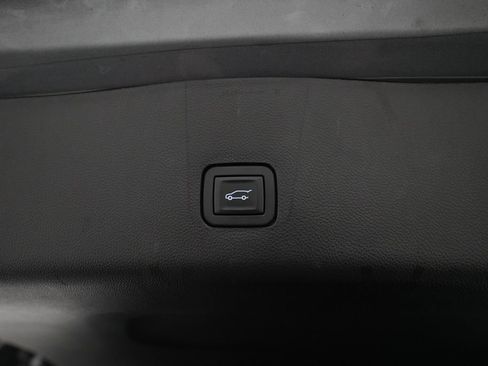 Used 2019 Chevrolet Traverse LT FWD image 13