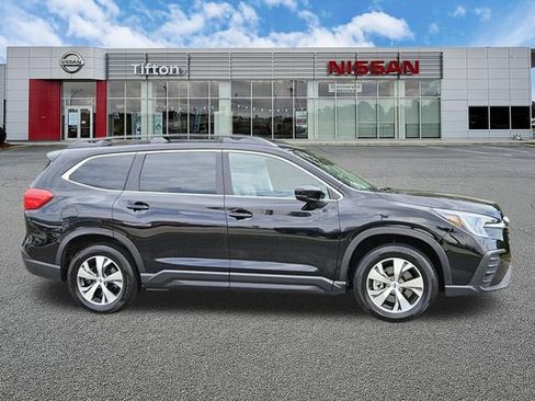 Used 2025 Subaru Ascent Premium AWD/4WD image 3